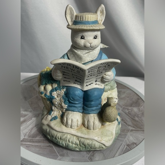 Easter Bunny CWC Rabbit Sitting Reading Newspaper Musical Somewhere Rainbow Vtg - Picture 1 of 13